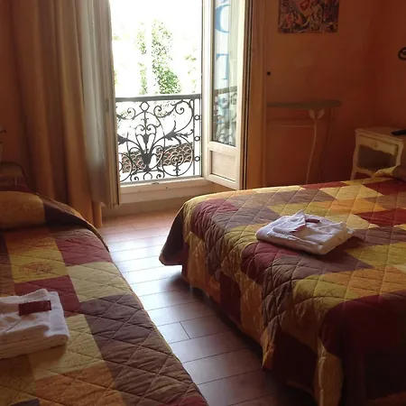 Boutique Couleurs Suds فندق 3*