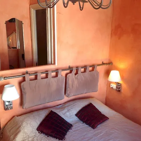 Boutique Couleurs Suds فندق 3*